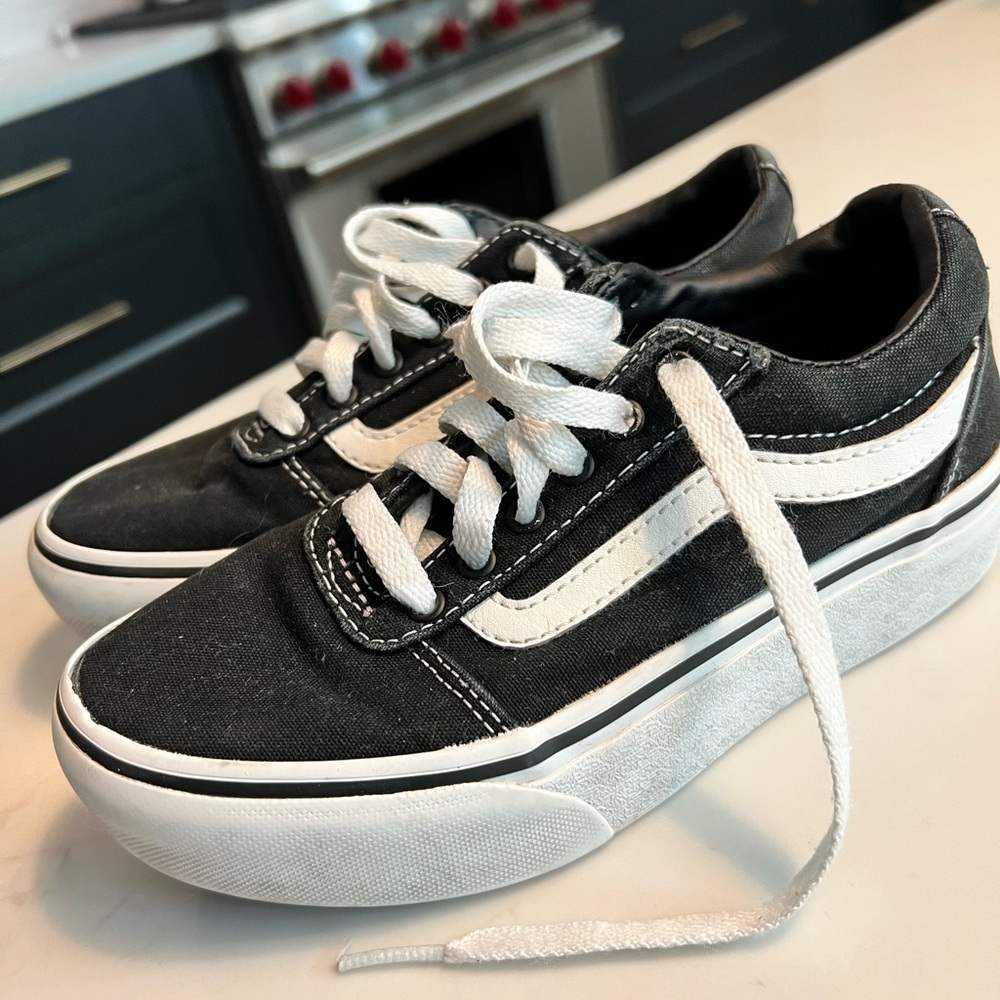 Vans old school platform size 1 little kids